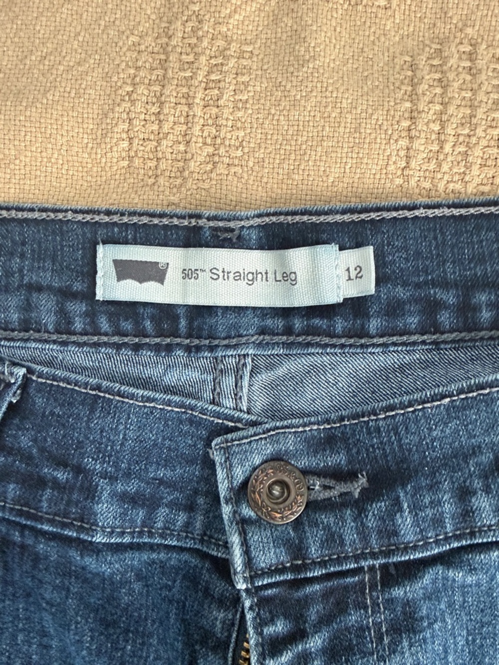 Levi's Straight Leg Jeans in Dark Blue Wash